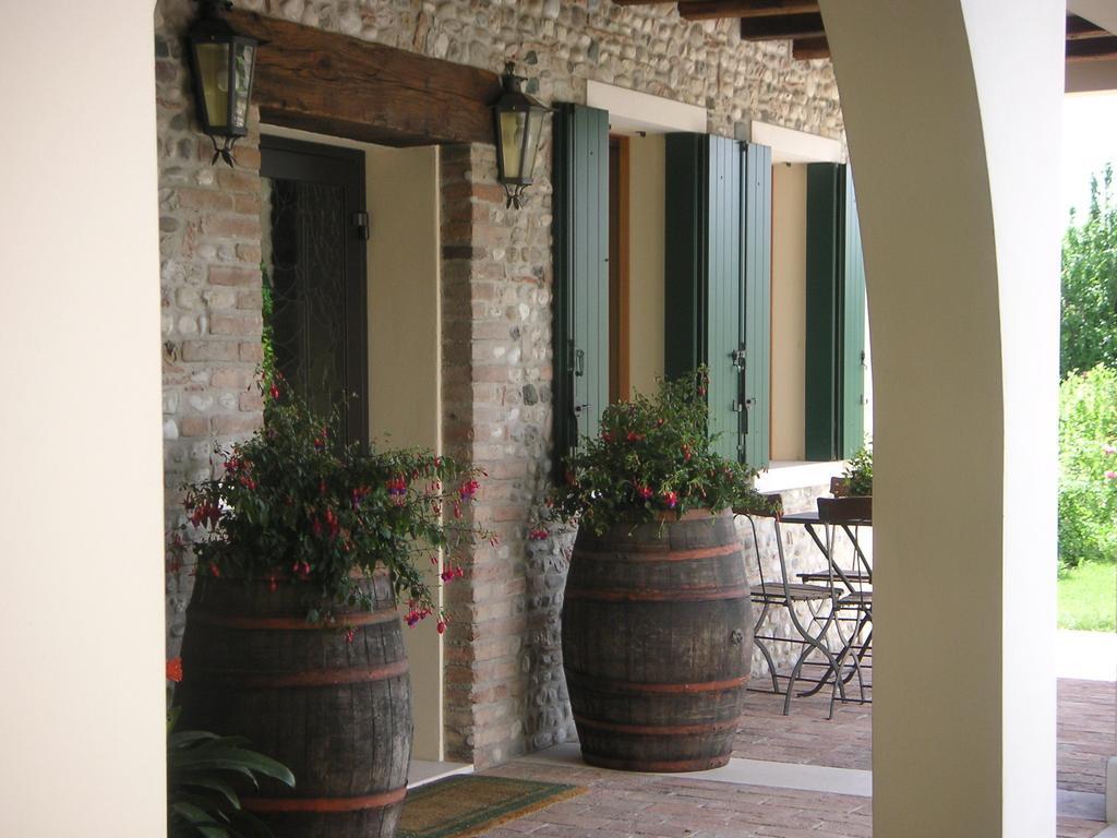 Agriturismo Due Torri Монтебелуна Стая снимка