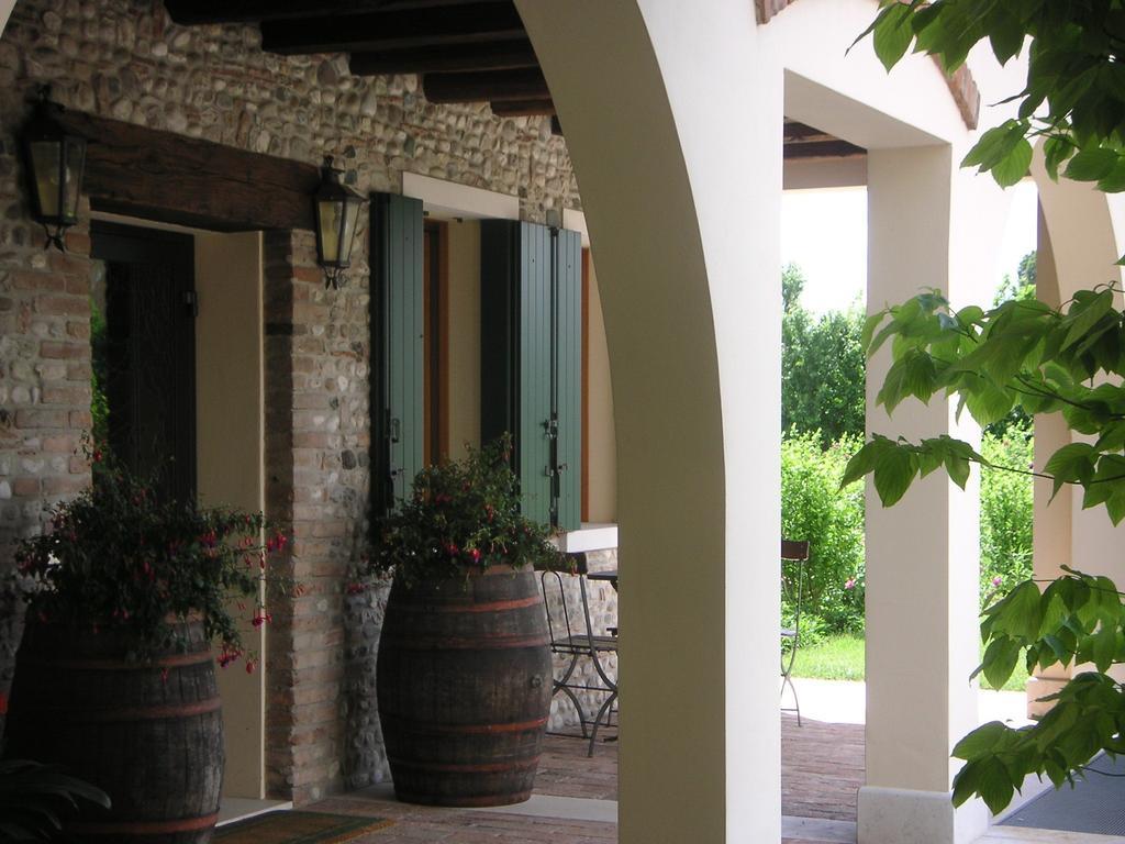 Agriturismo Due Torri Монтебелуна Стая снимка