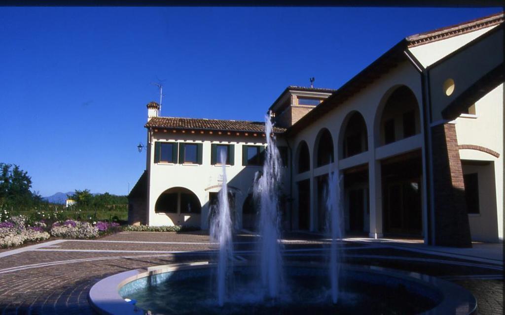 Agriturismo Due Torri Монтебелуна Екстериор снимка