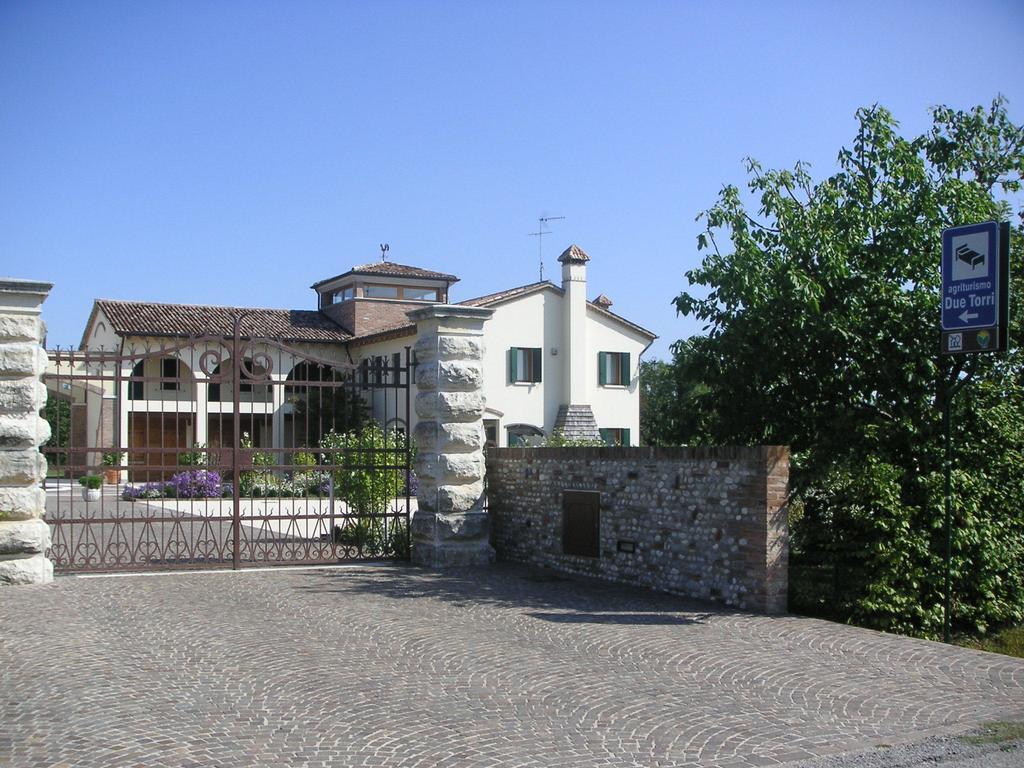 Agriturismo Due Torri Монтебелуна Екстериор снимка